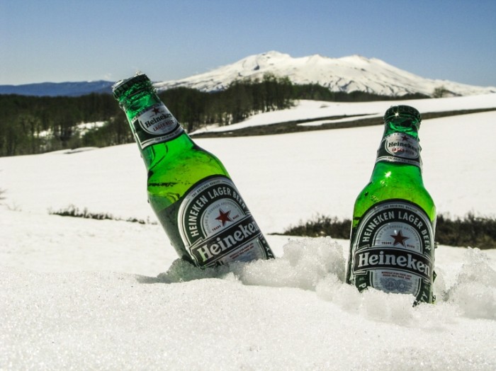  Пиво в сугробе, солнце   Beer in the snow drift