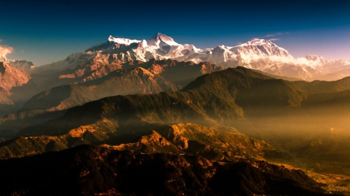 Goryi v luchah zahodyashhego solntsa vershinyi gor peyzazh Mountains in the rays of the setting sun mountain tops landscape 5472  3078 700x393 Горы в лучах заходящего солнца, вершины гор, пейзаж   Mountains in the rays of the setting sun, mountain tops, landscape